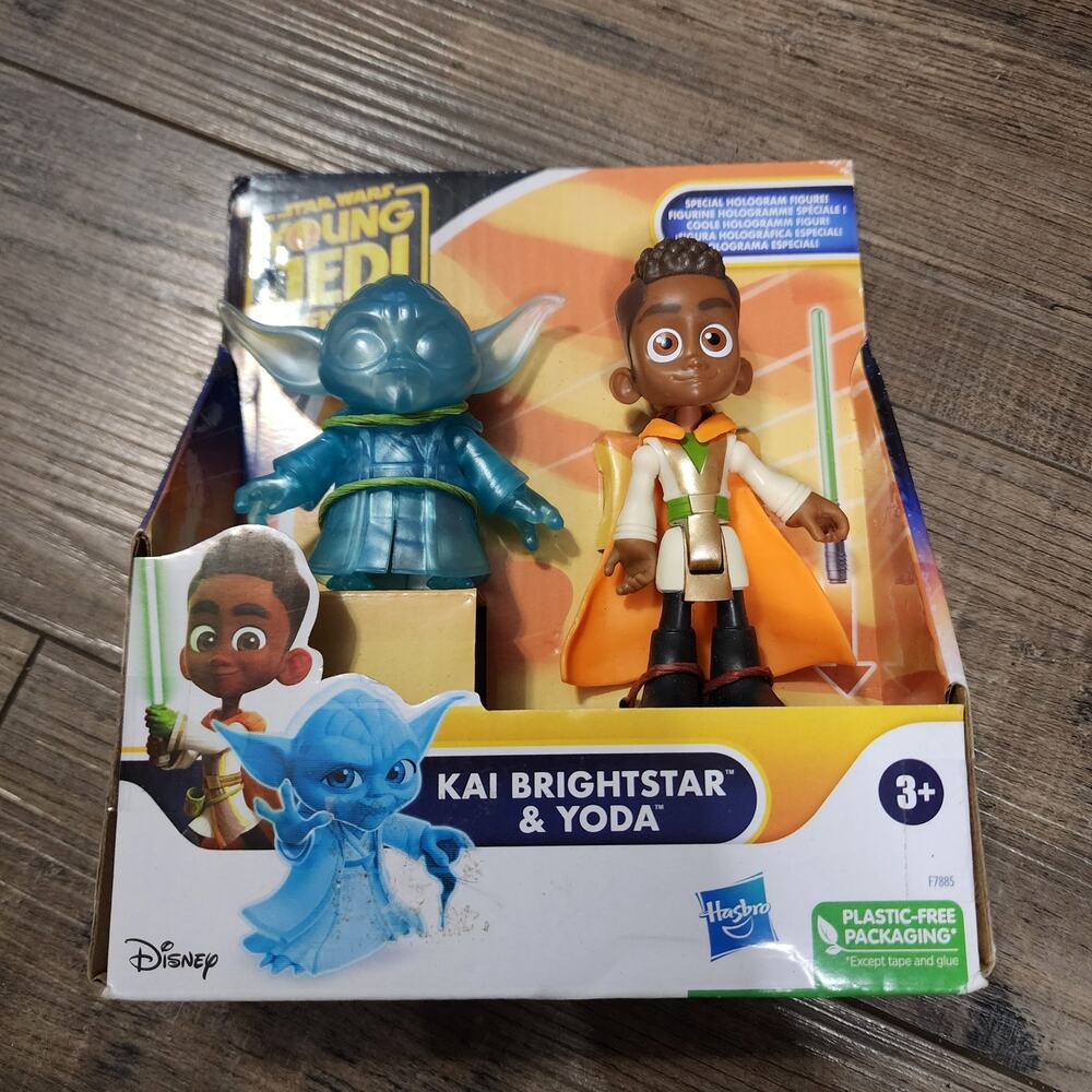 Young Jedi Kai Brightstar and Yoda Figures New in Box b29